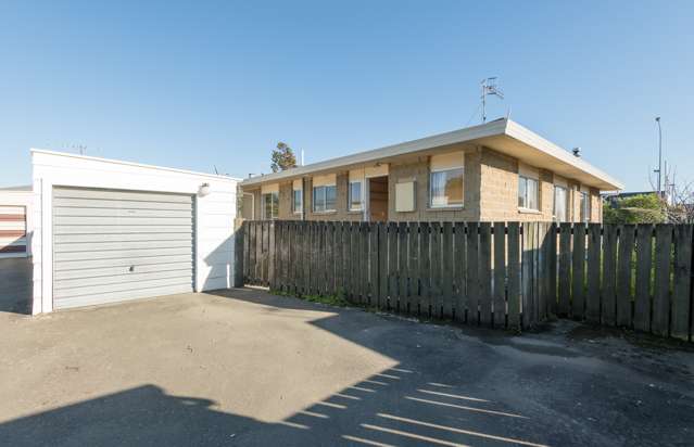 2/13 Gladstone Road Richmond_1