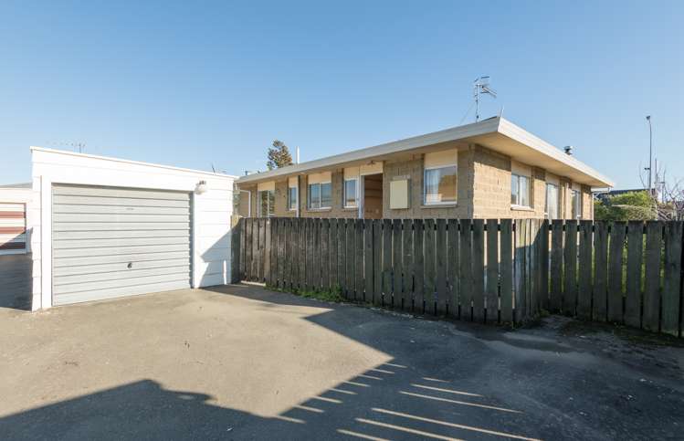 2/13 Gladstone Road Richmond_1