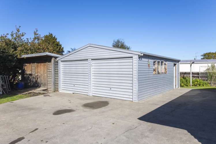 2 Lytton Road Riverdale_16