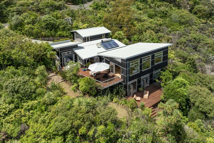 69 Piha Road_0