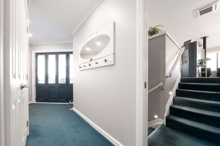 20 Friesian Place Grandview Heights_16