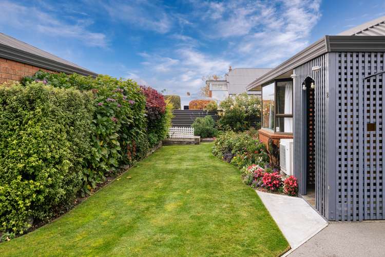 2/11 Cox Street Ashburton_12