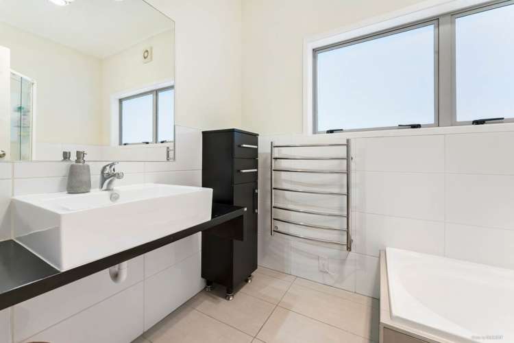 31 Bradbury Road Botany Downs_14