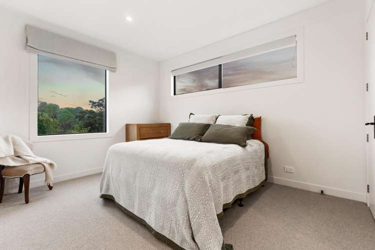 8 Collings Drive Lucas Heights_13