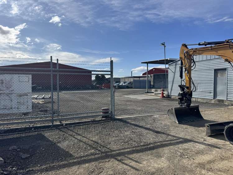 Rear Yard/140 Taradale Road Pirimai_8