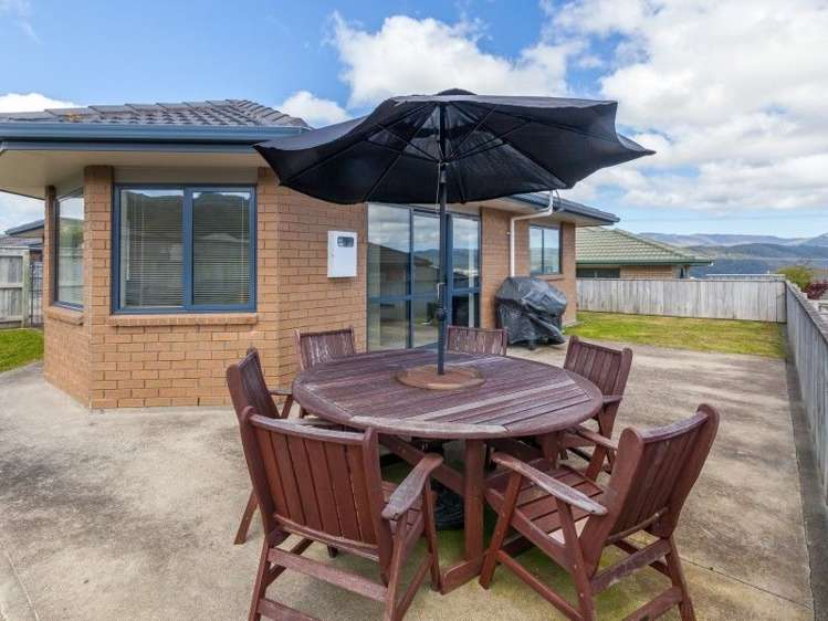 54 Percy Kinsman Crescent Riverstone Terraces_18