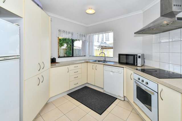 9 Mark Edgar Place Clendon Park_2