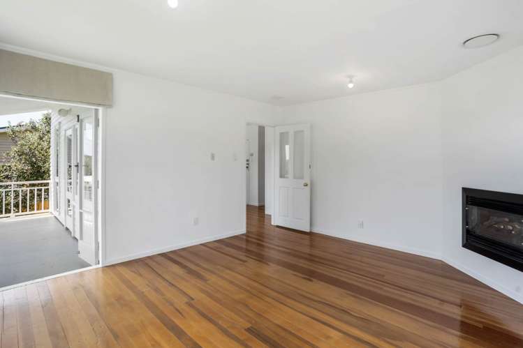 79 Taurus Crescent Beach Haven_5