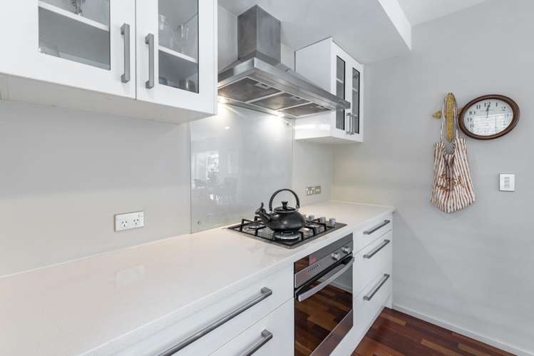 15 Famille Close Yaldhurst_6