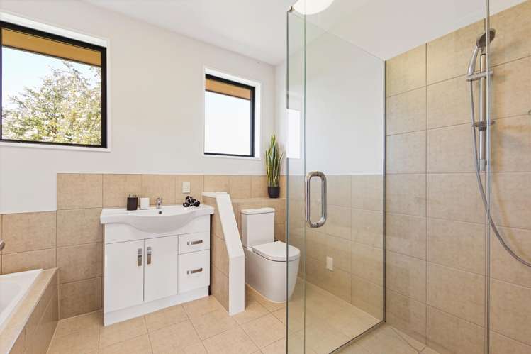 102 Glews Road Cust_34