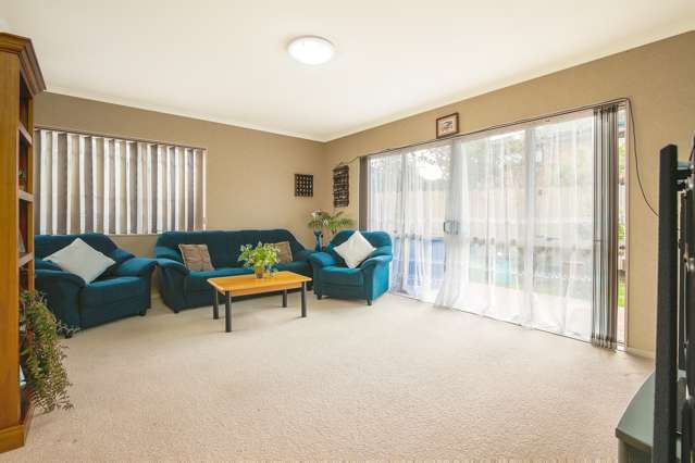 17 Medvale Avenue Flat Bush_1