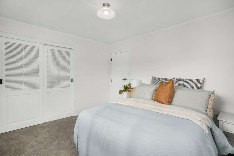 9 Naseby Grove Wainuiomata_12