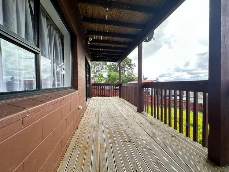 30 Royal Road Massey_12