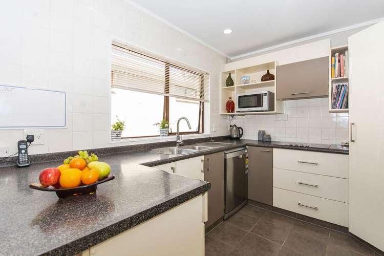 39 Nui Mana Place Te Atatu South_9