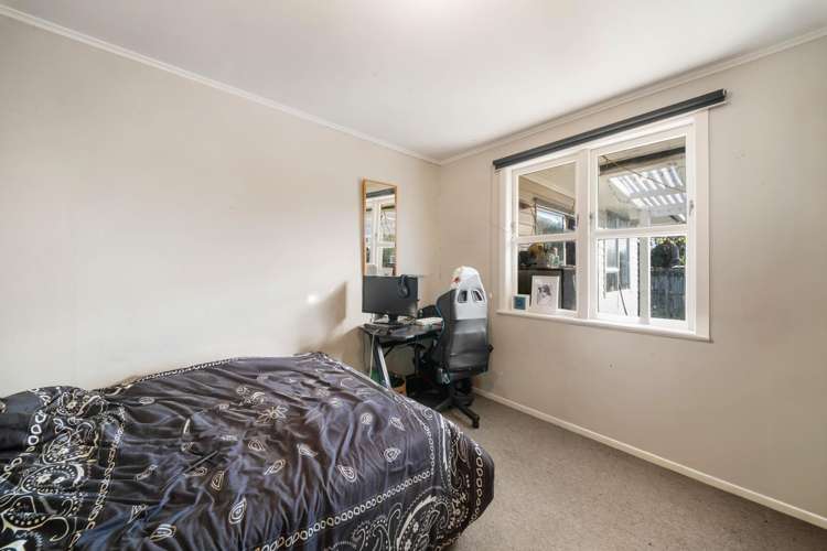 42 Cobham Crescent Kelston_10