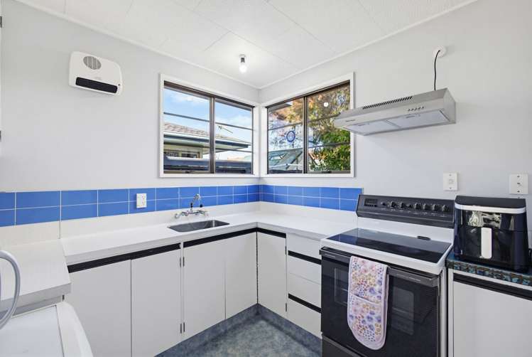 2/37 Middle Road Havelock North_9