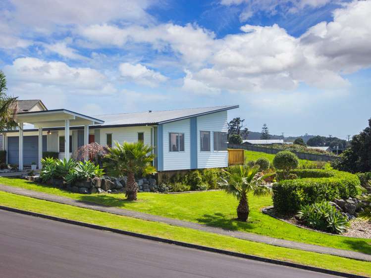 37 Lax Crescent Leigh_18