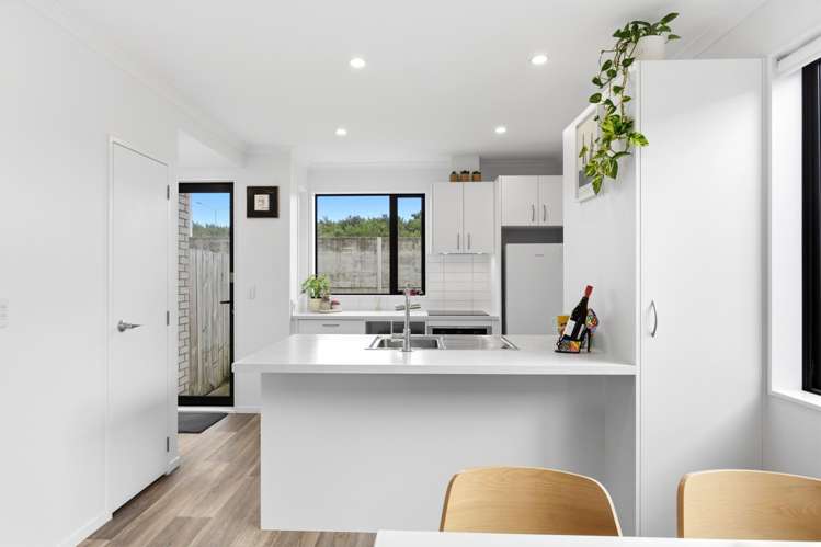 8/18 Titoki Street Te Atatu Peninsula_6