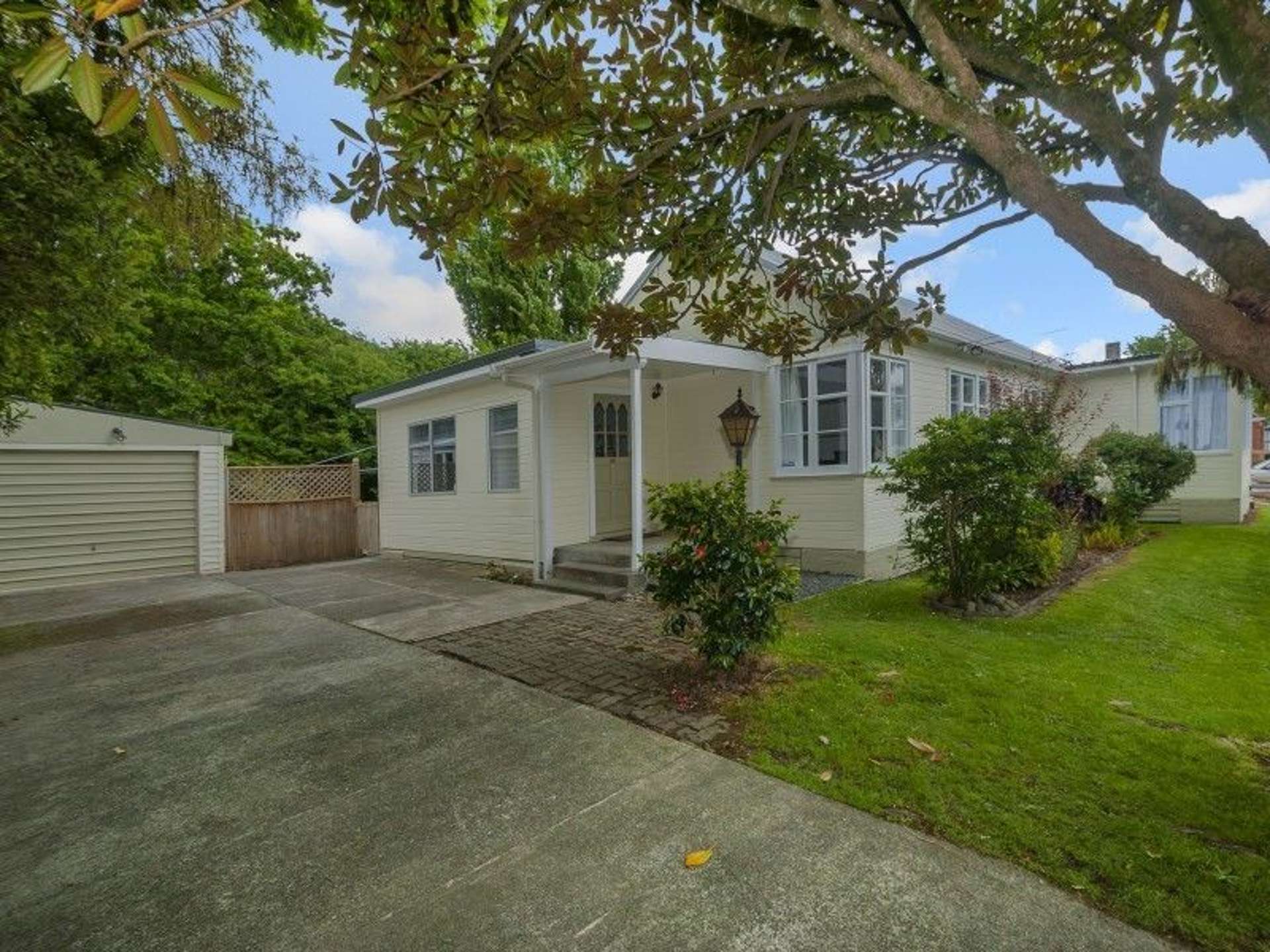 98 Waddington Drive Naenae_0