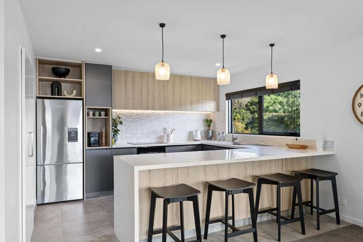 32 Soleares Avenue Mount Pleasant_11