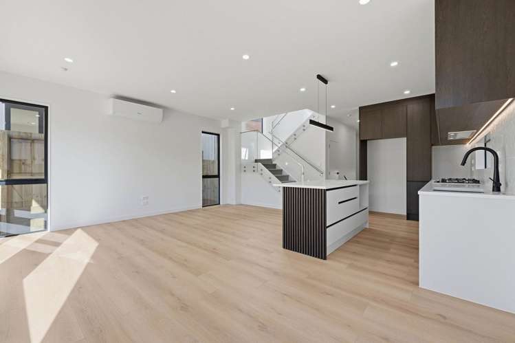 17 & 23 Wira Lane Silverdale_5