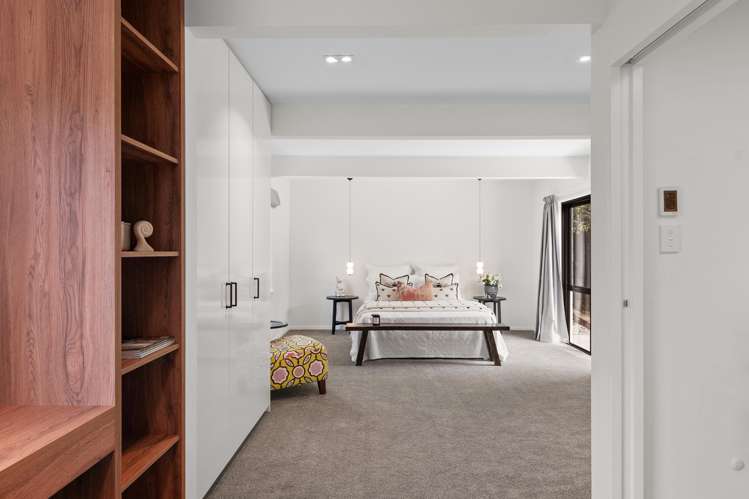 10 Esher Place Saint Martins_27