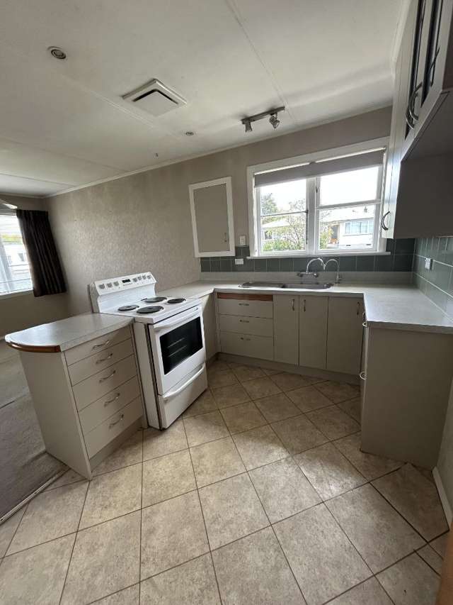 126 South Road 10754_3