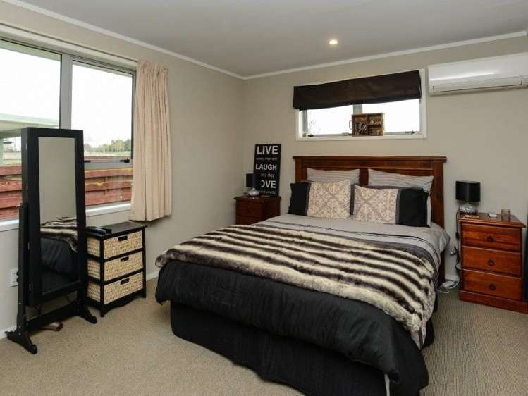 12 Stiles Avenue Waipukurau and Surrounds_11