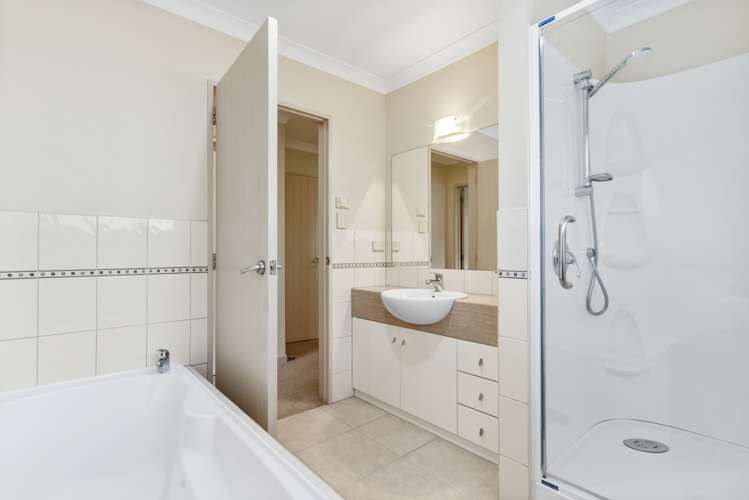 23 English Oak Drive Schnapper Rock_10