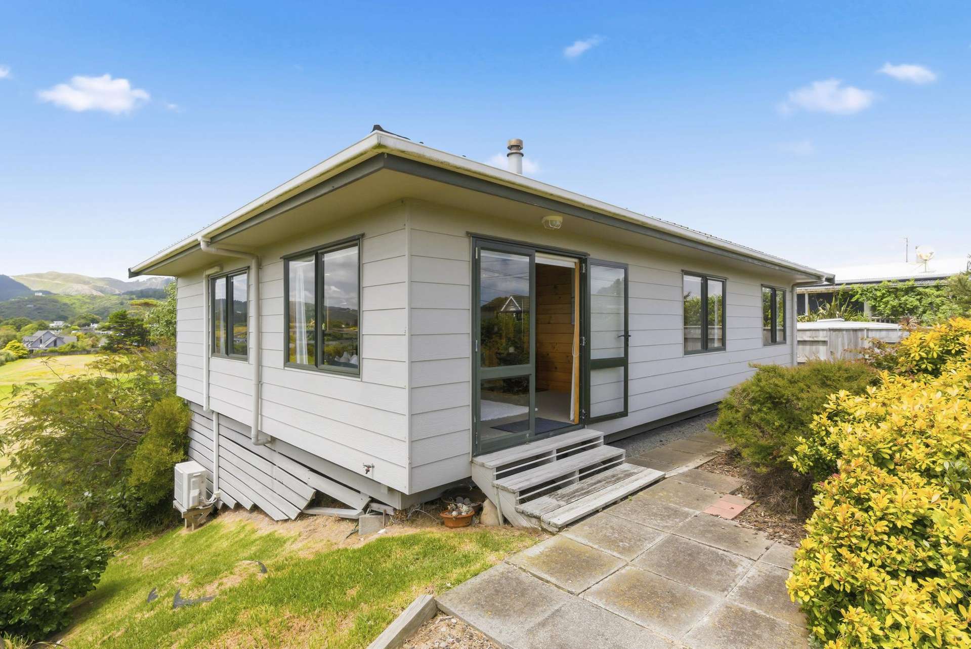 130 Renown Road Raumati South_0