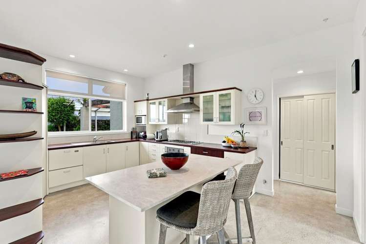 33 Lax Crescent Leigh_28