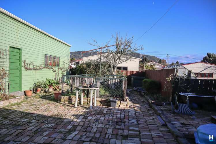 1 Ross Street Dunollie_16