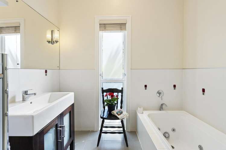 46 Waterview Road Devonport_16