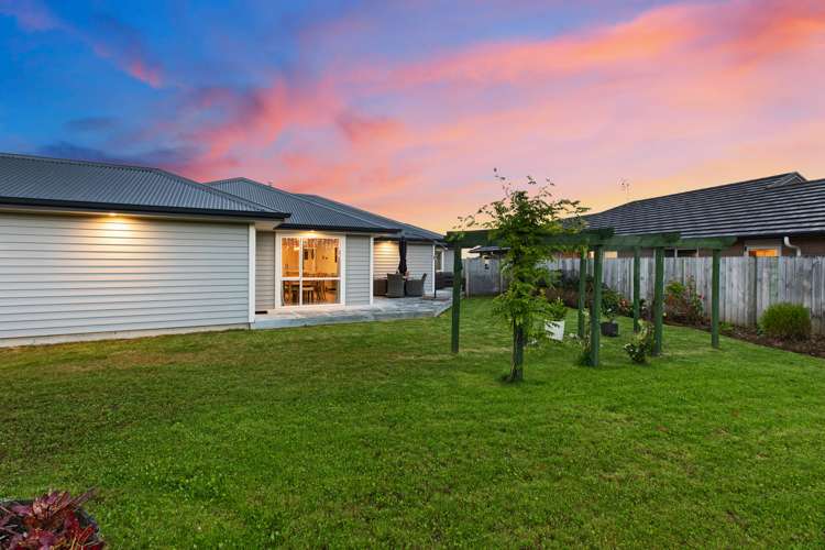1 Benmore Crescent Pyes Pa_29