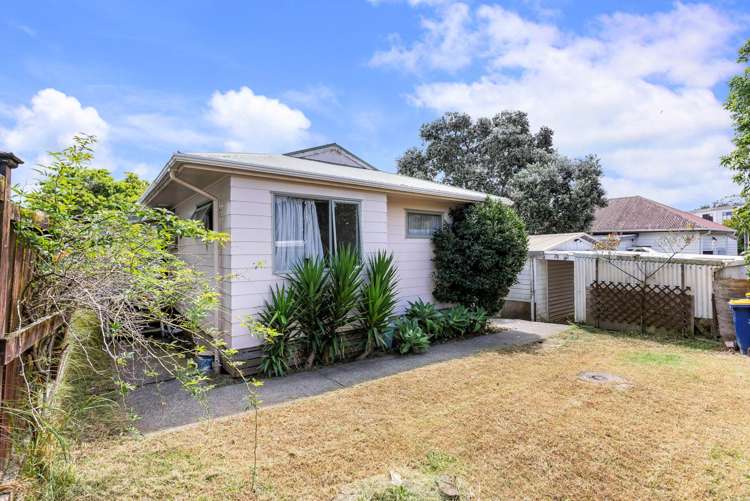 282 West Coast Road Glen Eden_10
