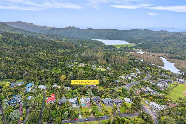 10 Rauhuia Crescent Parau_33