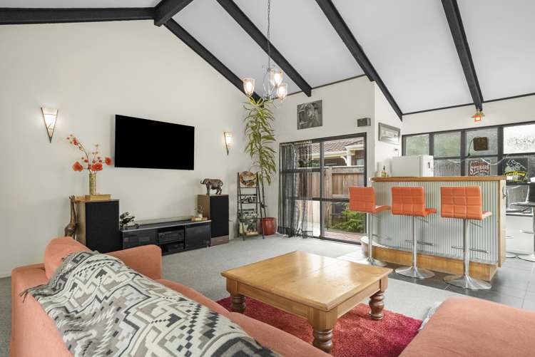 52 Mcenroe Grove Naenae_12