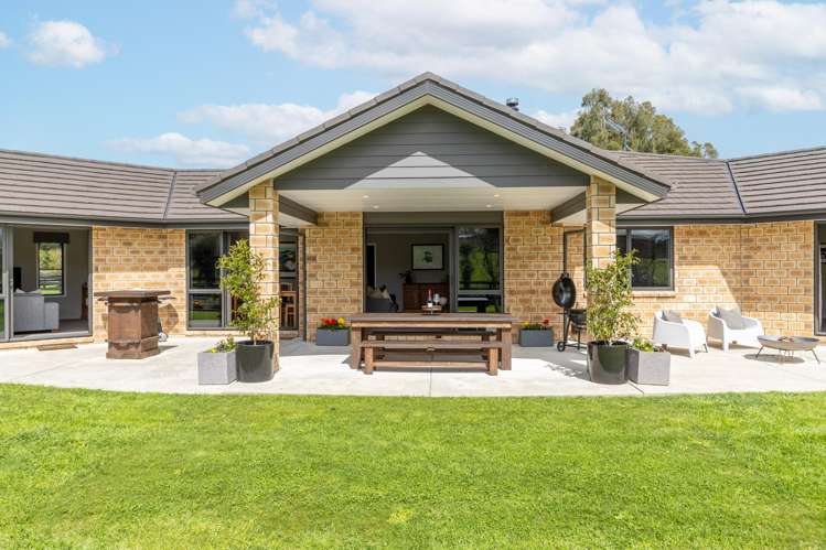 21 Barrett Road Ngahinapouri_27