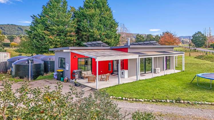 87 Pigeon Valley Road Wakefield_16