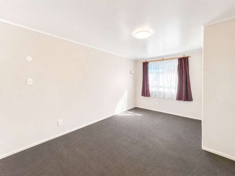 27 George Street Papakura_7