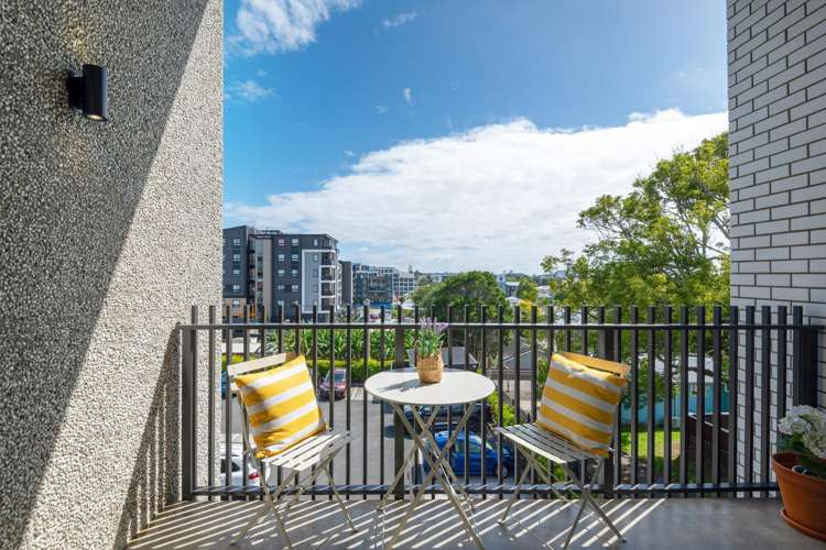 210/165 Lake Road Northcote_7