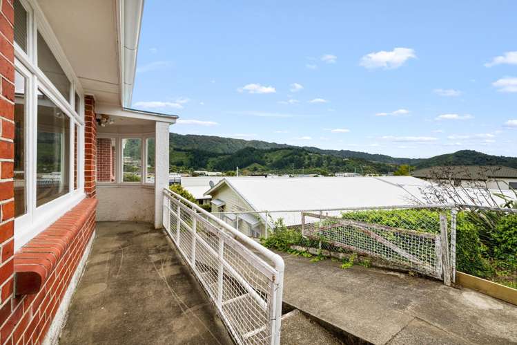 15 Taranaki Street Picton_8