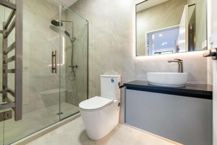 8 Paretao Street Massey_12