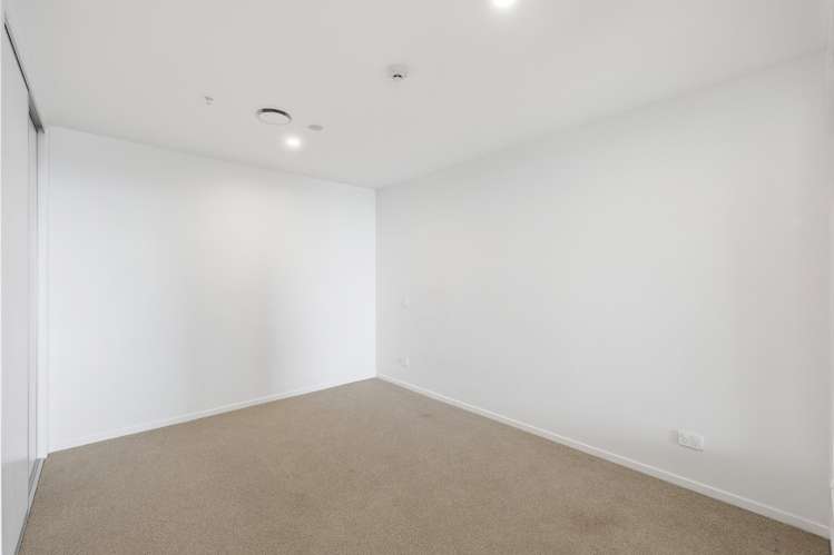 904/8 Waikumete Road Glen Eden_17