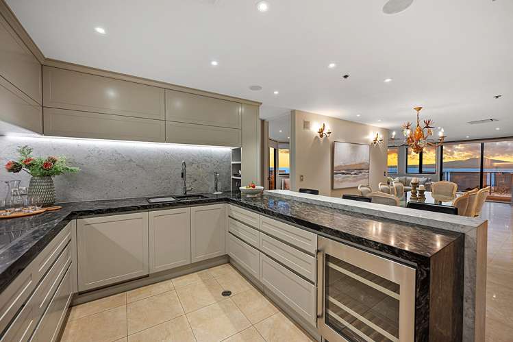 6b/173 Hurstmere Road Takapuna_16