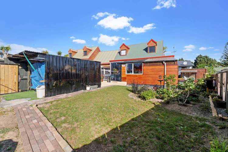 2/8 Leven Lane Totara Heights_14