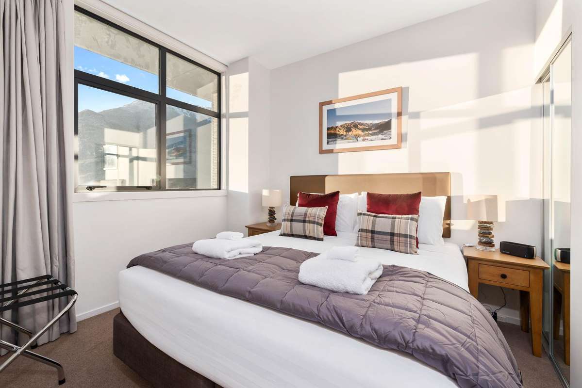 402/30 Red Oaks Drive_4