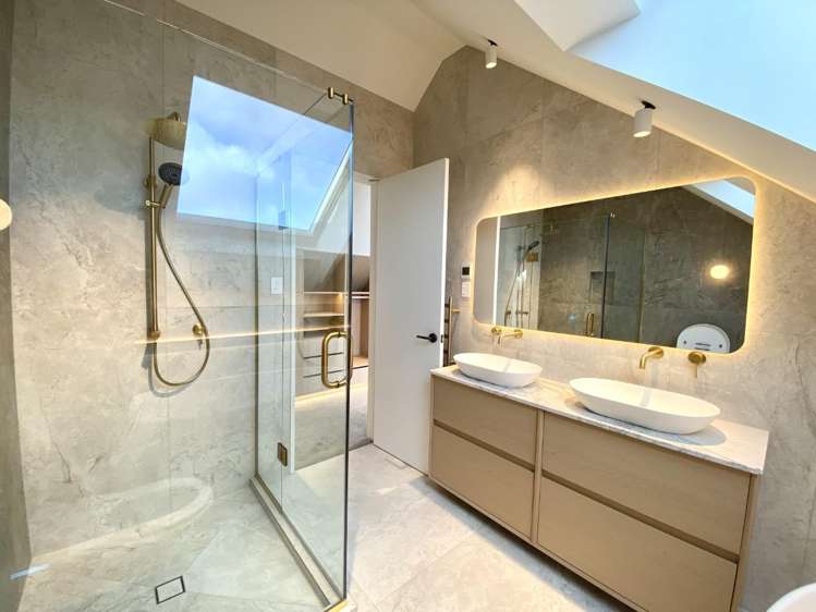 12B Tenterden Ave 1728_14