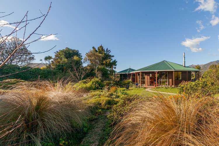 10 Labyrinth Lane Takaka_1