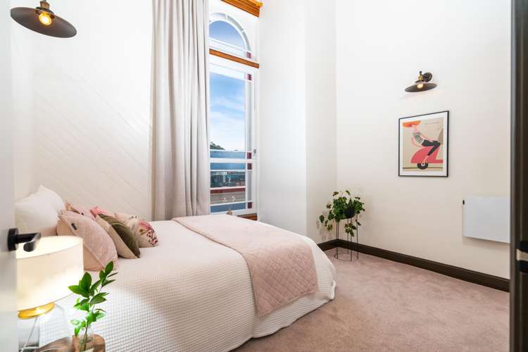 2/235 Adelaide Road Newtown_9